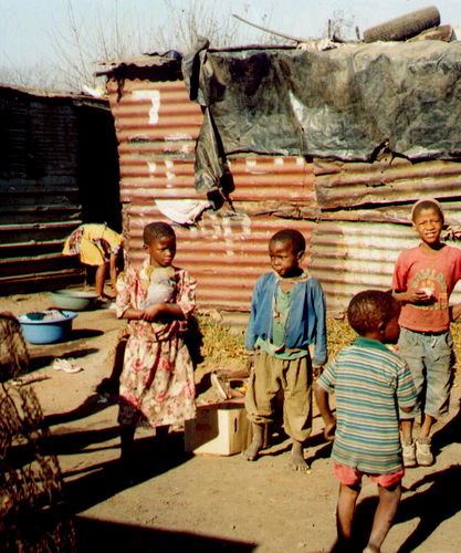 Жители Соуэто – «черного» пригорода Йоханнесбурга (ЮАР)