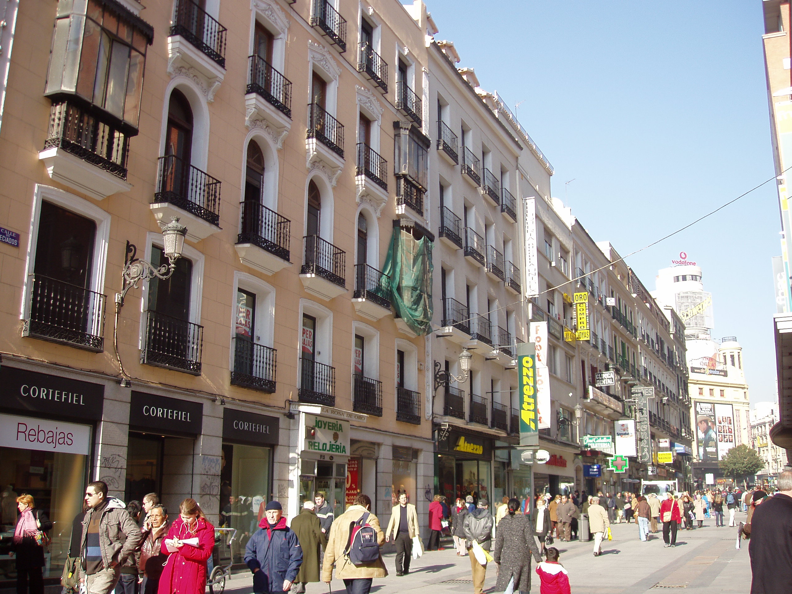Торговая улица в Мадриде (Испания)